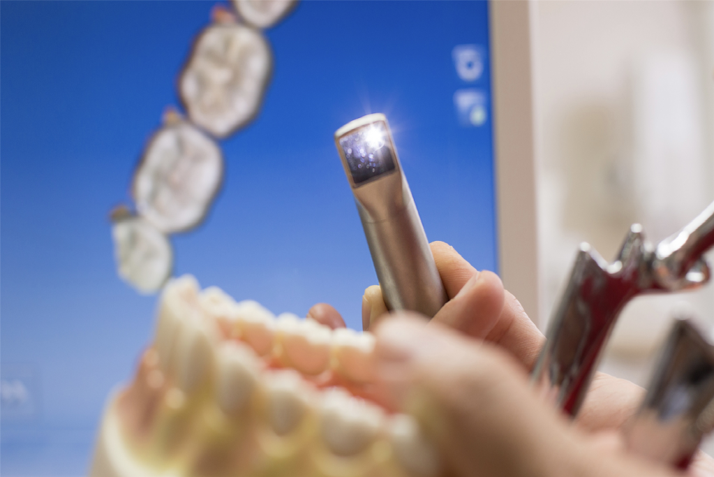 Scanner zur Aufnahme der Zähne